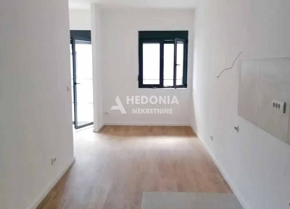 Rent, office space, 45m², Savski Venac, Beograd