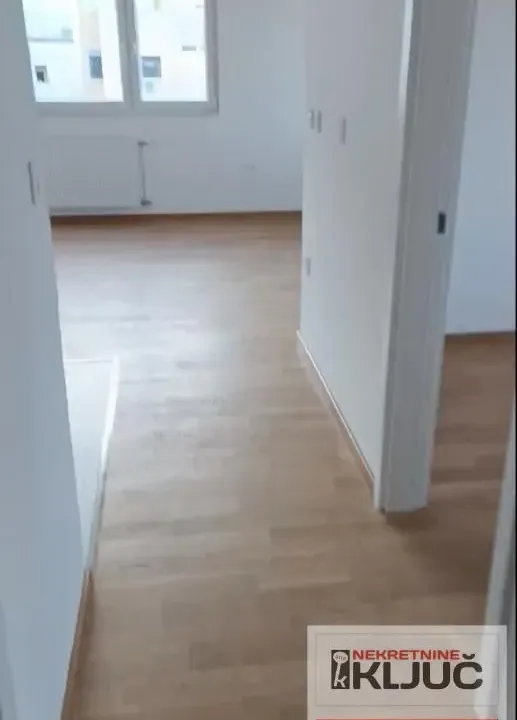 Prodaja, četvorosoban stan, 77m², Bulevar patrijarha Pavla, Novi Sad Sve Podlokacije