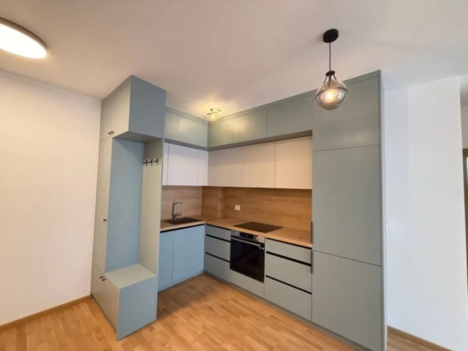 Izdavanje, dvosoban stan, 65m², Bečići, Budva