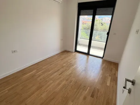 Izdavanje, jednosoban stan, 44m², Šušanj, Bar - image 6