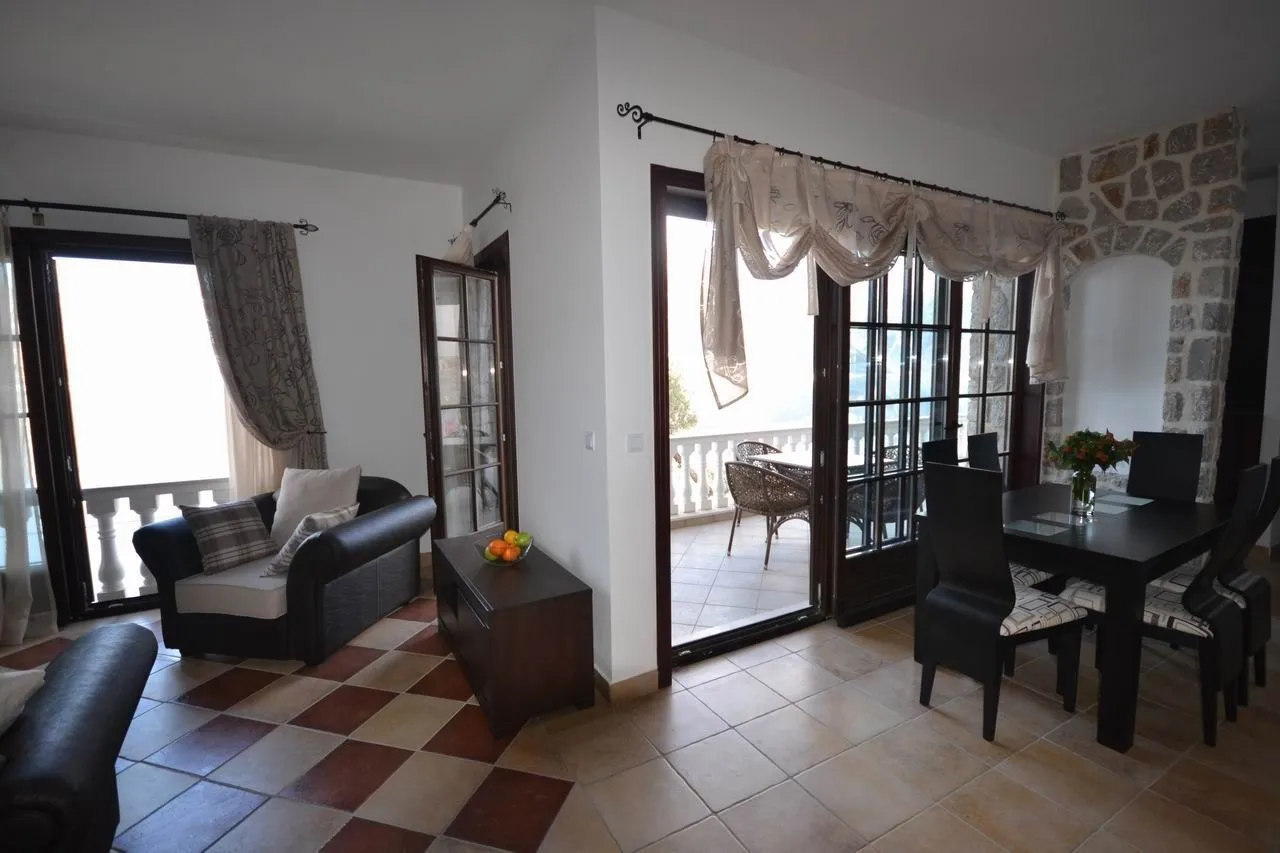 Sale, house, 235m², Kostanjica, Kotor