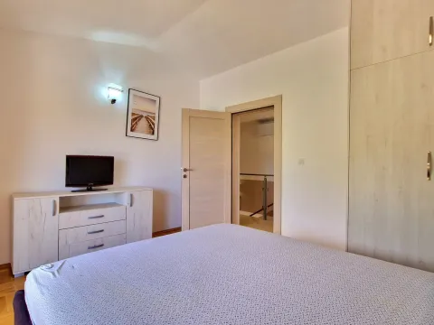 Prodaja, kuća, 185m², Zagora, Kotor - image 18