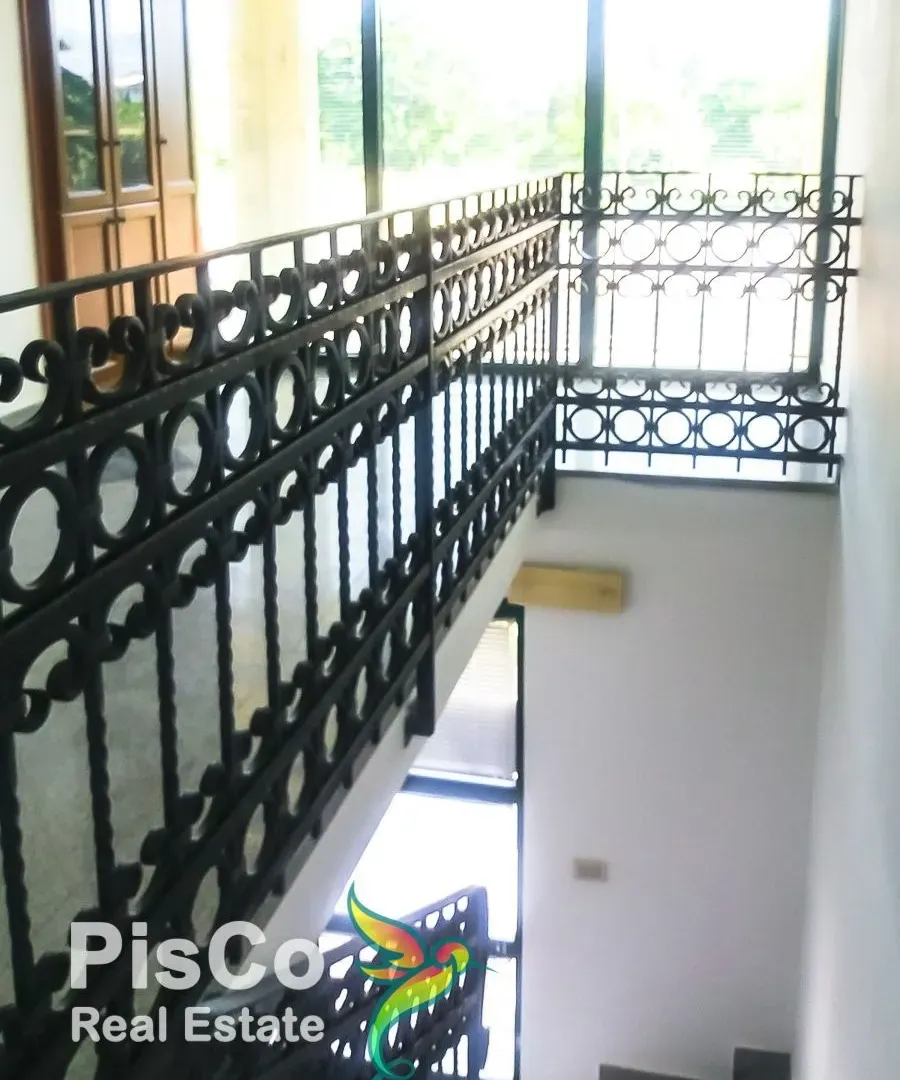 Izdavanje, poslovni prostor, 53m², Pobrežje, Podgorica