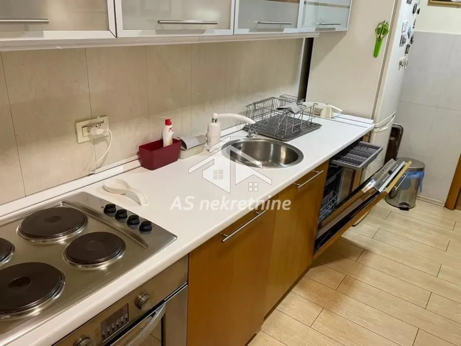 Rent, three bedroom apartment, 95m², Autokomanda, Voždovac Sve Podlokacije