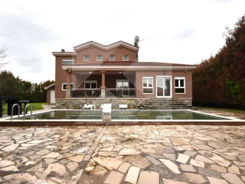 Izdavanje, kuća, 330m², Zeta, Podgorica - image 36