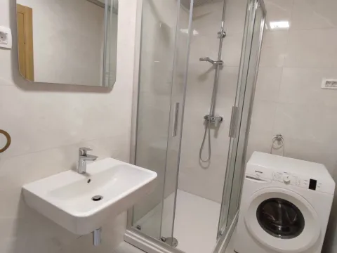 Izdavanje, jednosoban stan, 45m², New City, Podgorica - image 10