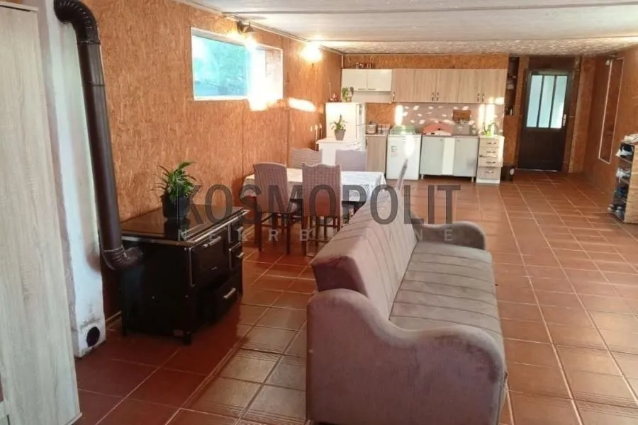 Prodaja, kuća, 172m², Zemun Ugrinovci, Zemun Sve Podlokacije
