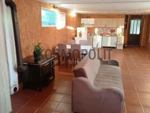 Prodaja, kuća, 172m², Zemun Ugrinovci, Zemun Sve Podlokacije - image 8