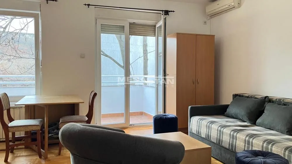 Rent, one bedroom apartment, 30m², Đeram Pijaca, Beograd