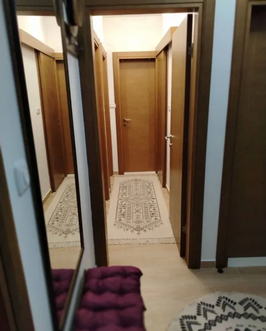 Izdavanje, dvosoban stan, 67m², Blok 9, Podgorica