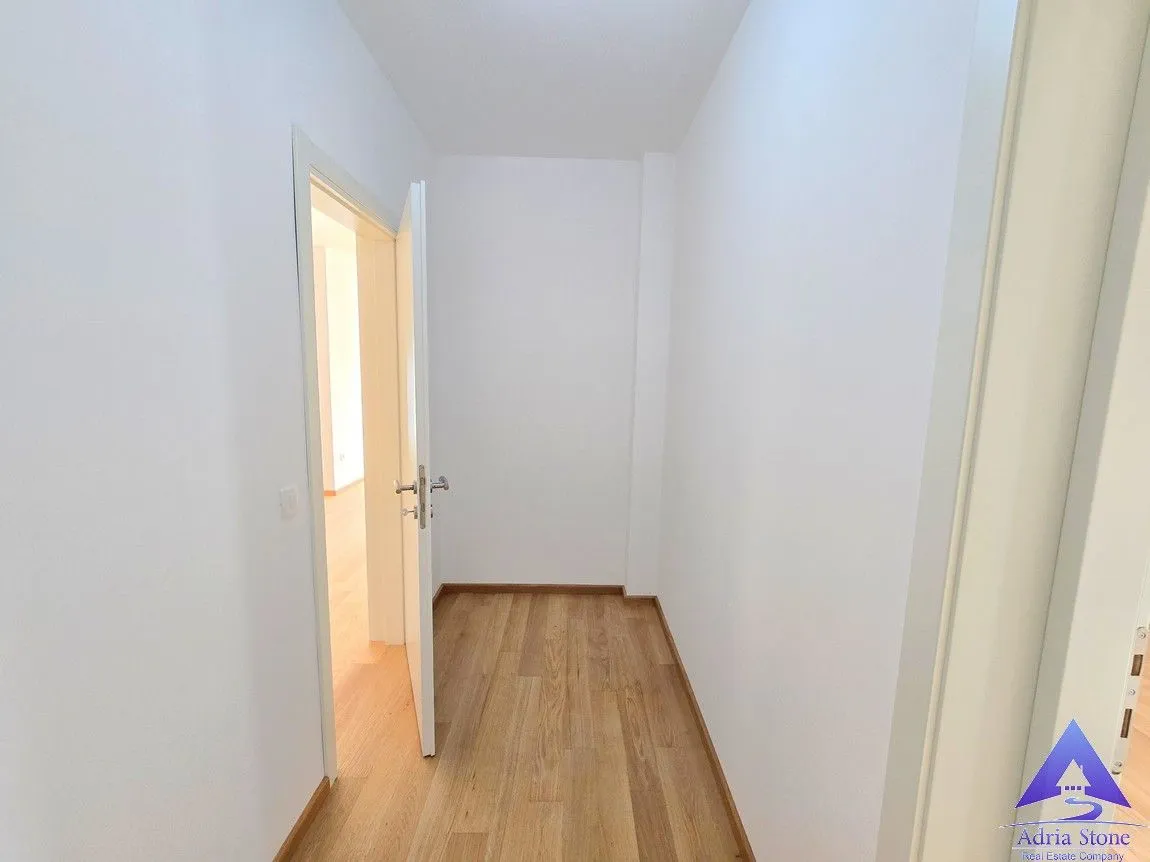 Prodaja, dvosoban stan, 65m², Centar, Budva