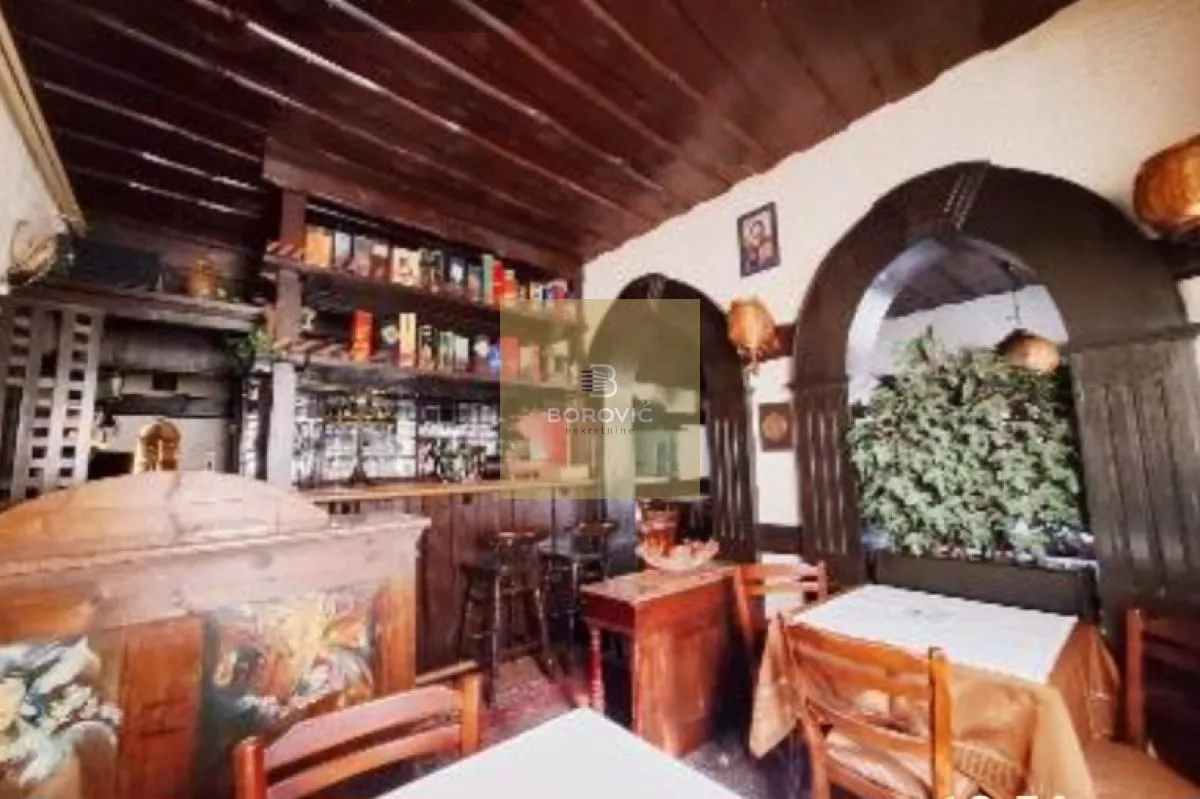Prodaja, ugostiteljski objekat, 244m², Zemun Kalvarija, Zemun Sve Podlokacije