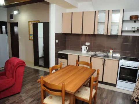 Izdavanje, jednosoban stan, 50m², Nikšić, Crna Gora - image 2