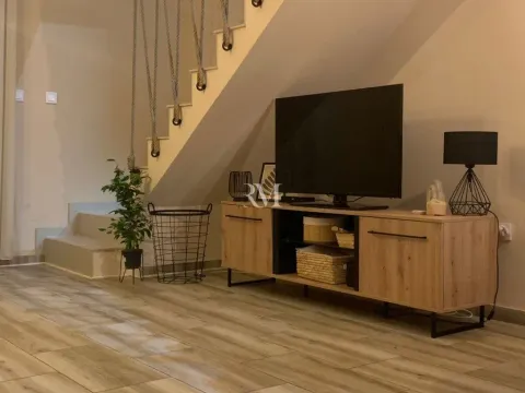 Izdavanje, trosoban stan, 100m², Dumidran, Tivat - image 5