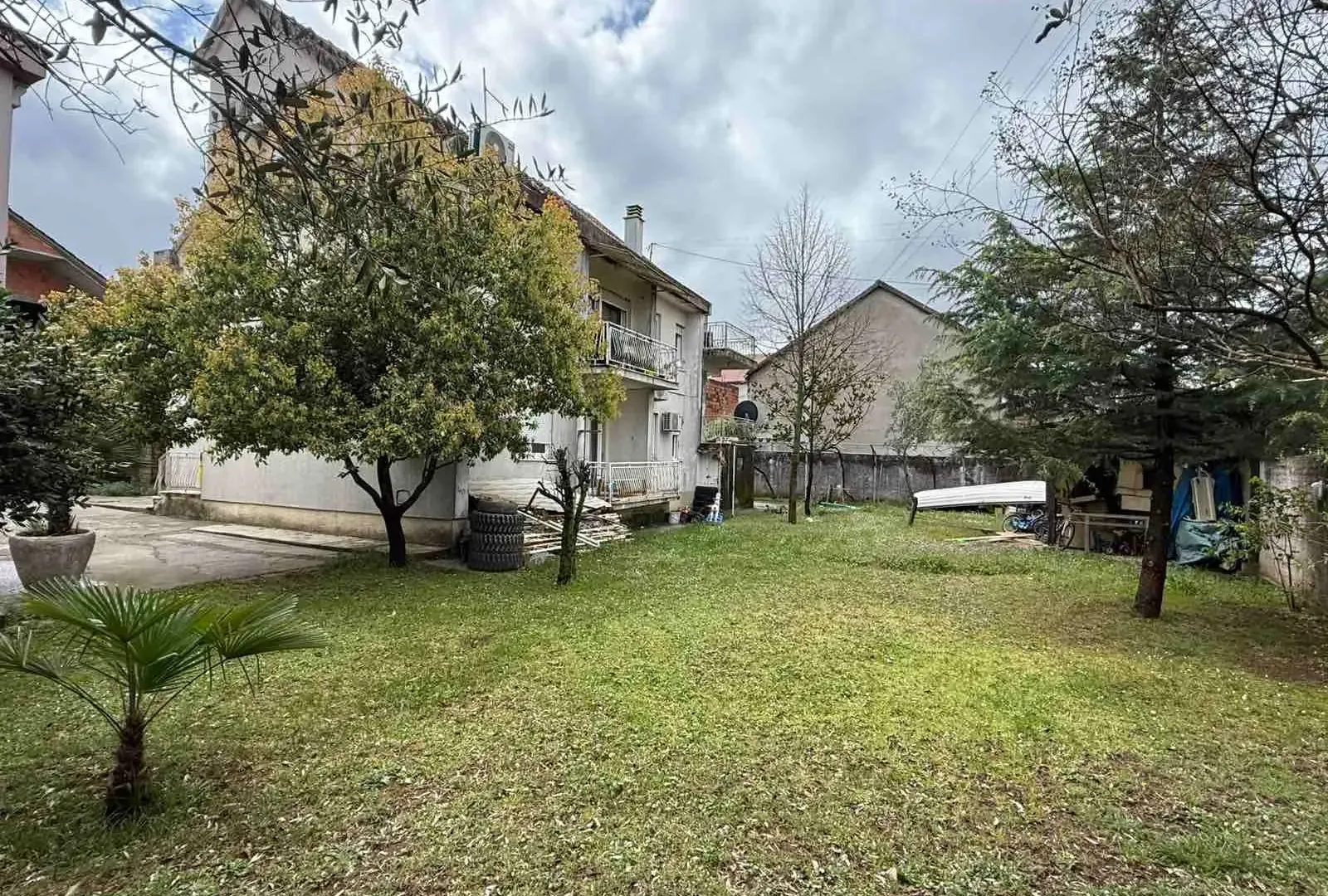 Prodaja, kuća, 370m², Zagorič, Podgorica