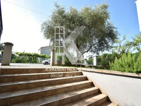 Izdavanje, kuća, 360m², Masline, Podgorica - image 27