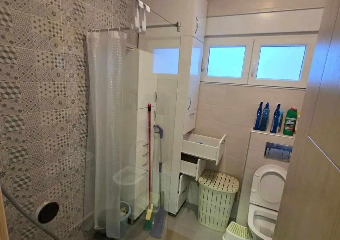 Izdavanje, jednosoban stan, 72m², Blok 9, Podgorica