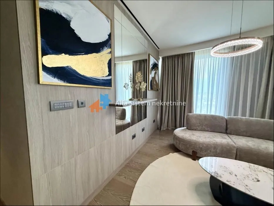 Izdavanje, dvosoban stan, 74m², Savski Venac, Beograd