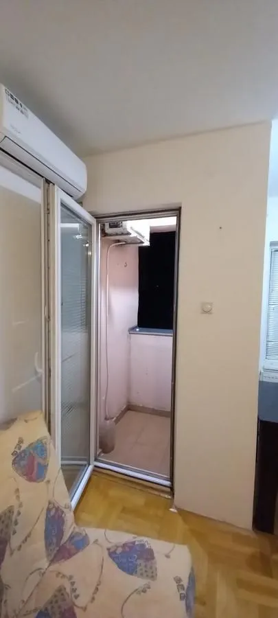 Izdavanje, jednosoban stan, 40m², Centar, Niš