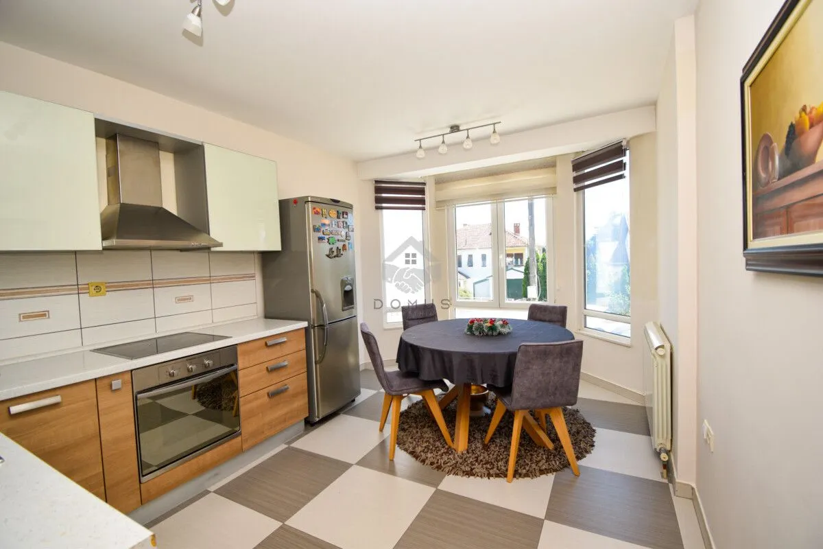 Rent, house, 200m², Gorica C, Podgorica