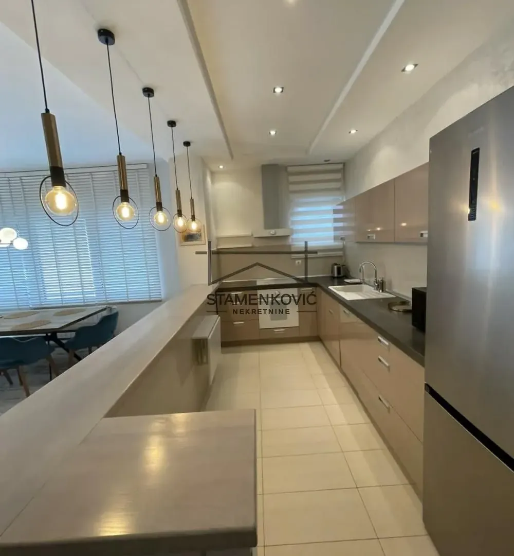 Prodaja, trosoban stan, 105m², Liman 3, Novi Sad Sve Podlokacije