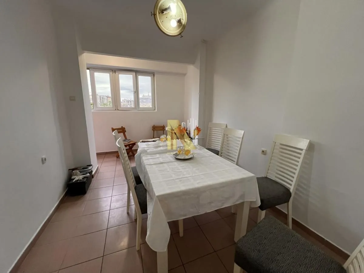 Prodaja, trosoban stan, 61m², Stari grad, Novi Sad