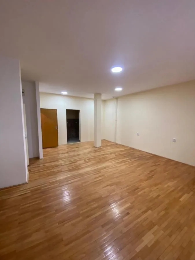 Rent, office space, 60m², Čukarica, Beograd