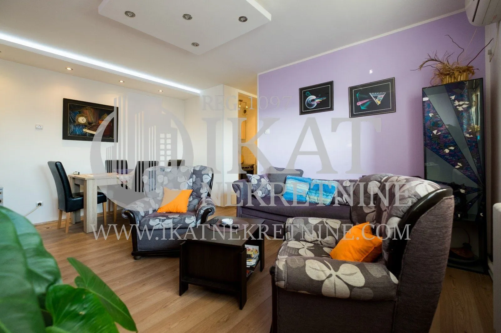 Izdavanje, dvosoban stan, 65m², Savski Trg, Beograd