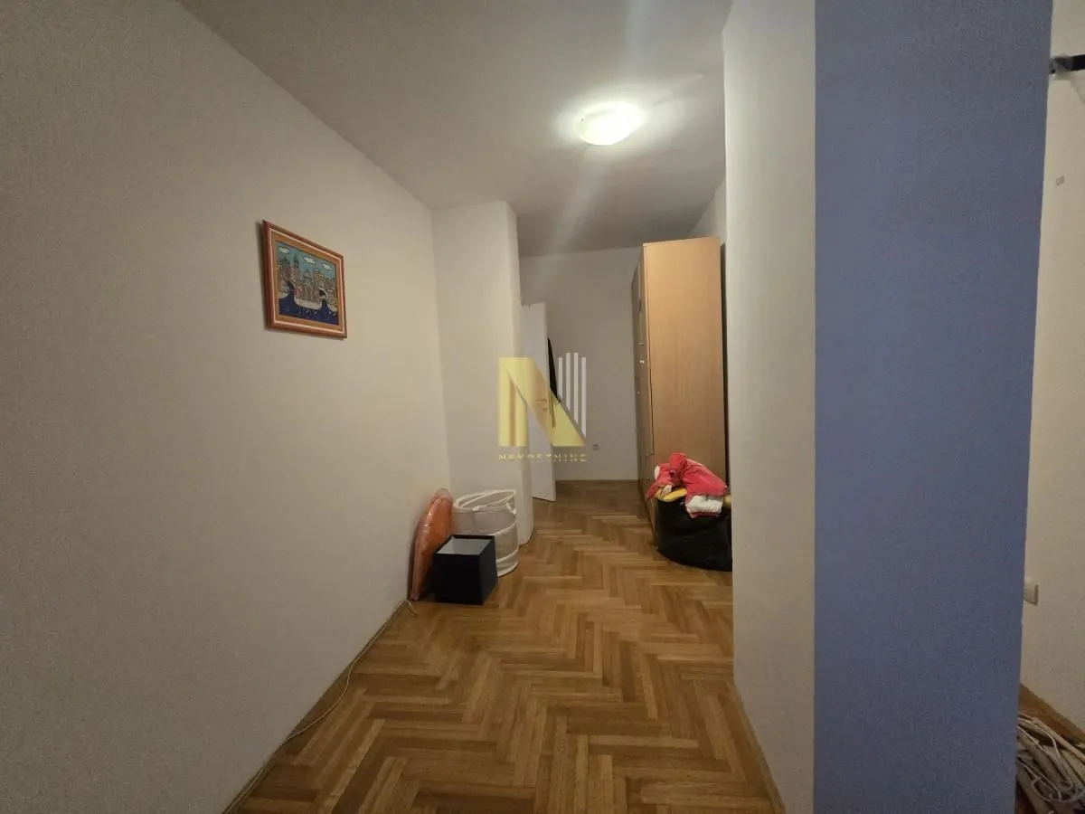 Prodaja, trosoban stan, 80m², Socijalno, Novi Sad Sve Podlokacije