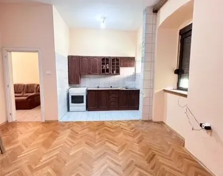 Izdavanje, trosoban stan, 114m², Stara Varoš, Podgorica - image 7