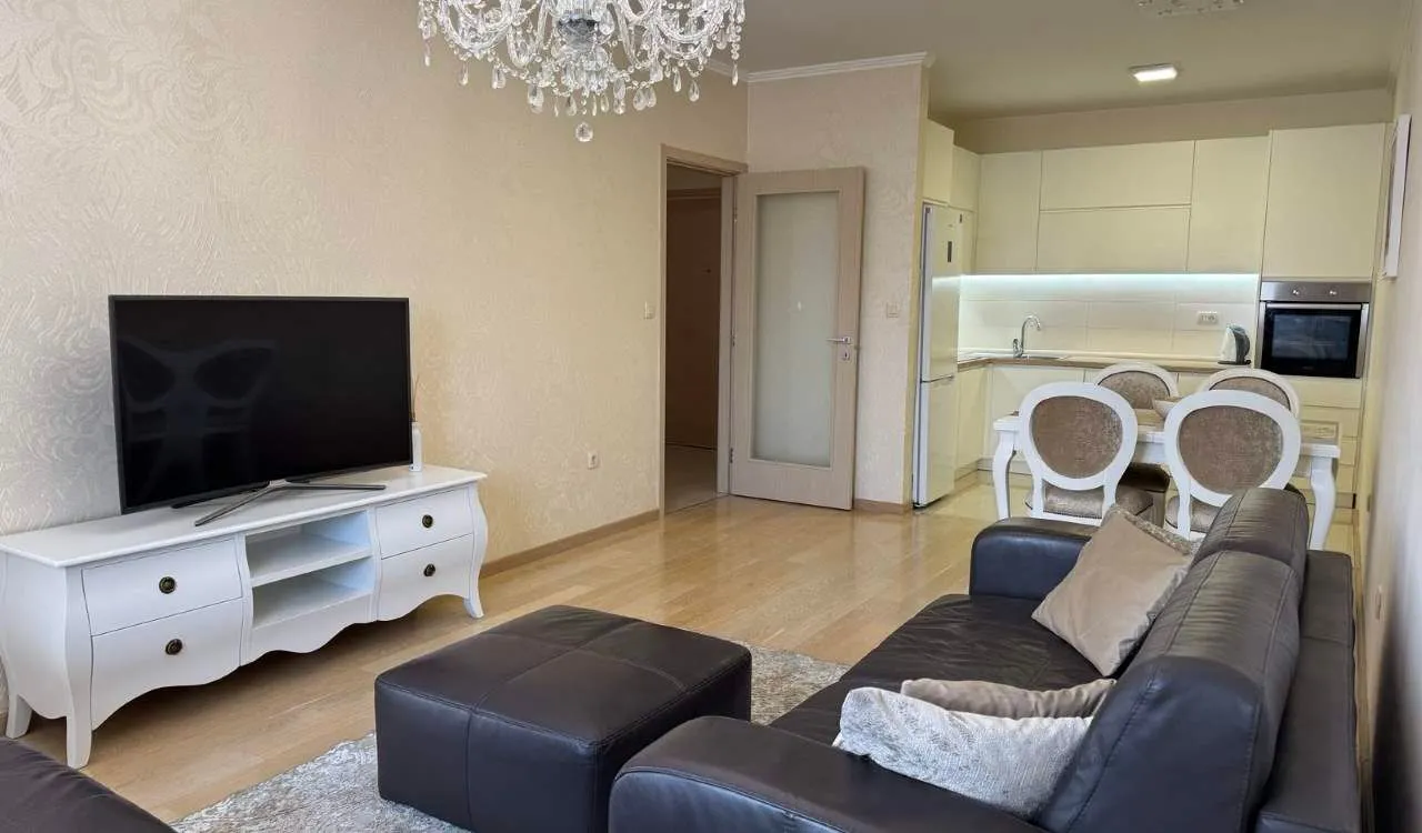 Izdavanje, dvosoban stan, 75m², Podgorica, Crna Gora