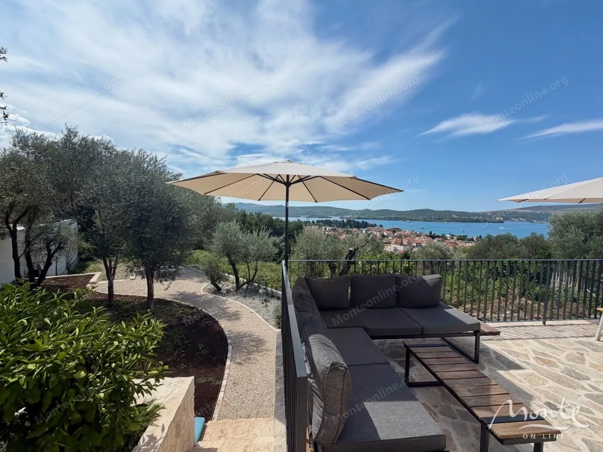 Prodaja, kuća, 220m², Tivat, Crna Gora