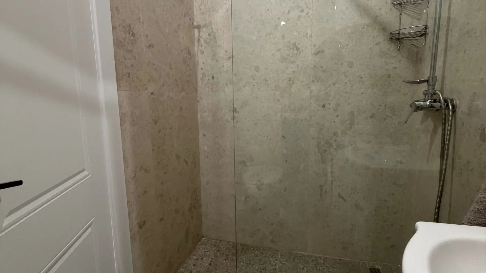 Izdavanje, jednosoban stan, 37m², Bonići, Tivat