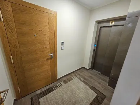 Izdavanje, četvorosoban stan, 111m², Vračar Centar, Vračar Sve Podlokacije - image 10