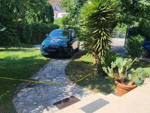 Prodaja, kuća, 200m², Tološi, Podgorica - image 5