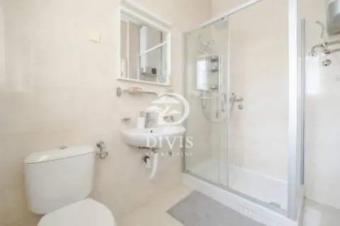 Izdavanje, trosoban stan, 85m², Južni Bulevar, Vračar Sve Podlokacije - image 11
