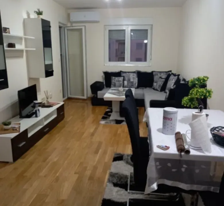 Izdavanje, jednosoban stan, 40m², City Kej, Podgorica