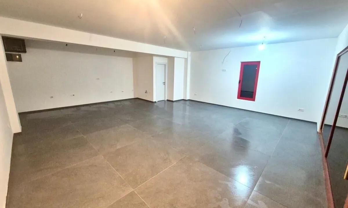 Rent, office space, 54m², Momišići, Podgorica