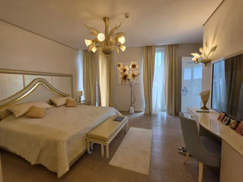 Prodaja, četvorosoban stan, 562m², Budva, Crna Gora - image 18