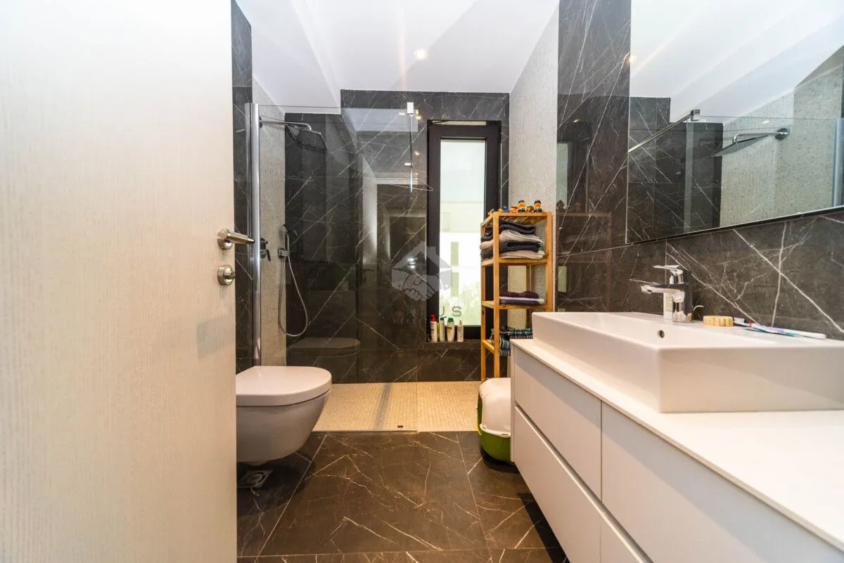 Sale, three bedroom apartment, 142m², Gorica C, Podgorica