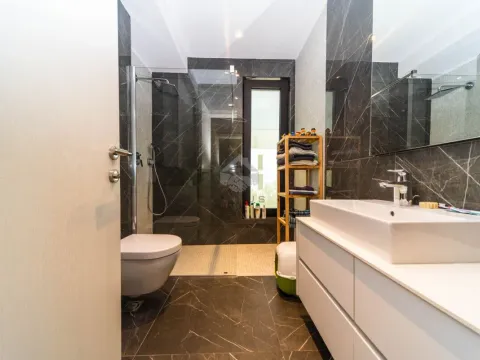 Sale, three bedroom apartment, 142m², Gorica C, Podgorica - image 16