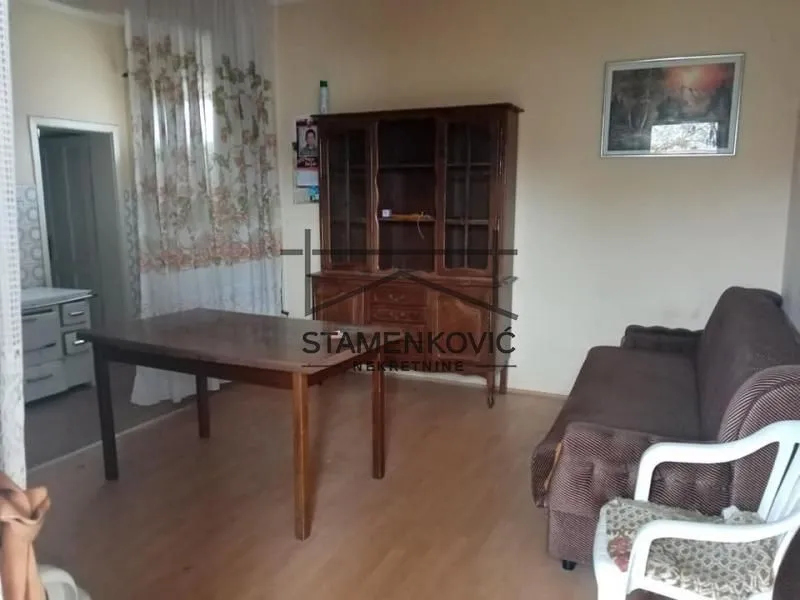 Prodaja, kuća, 277m², Bingula, Šid