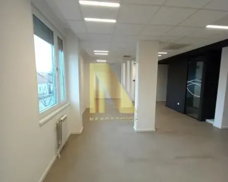 Izdavanje, poslovni prostor, 259m², Bulevar Evrope, Novi Sad Sve Podlokacije - image 3