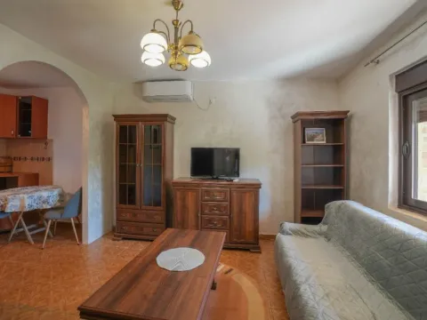 Izdavanje, kuća, 114m², Masline, Podgorica - image 5