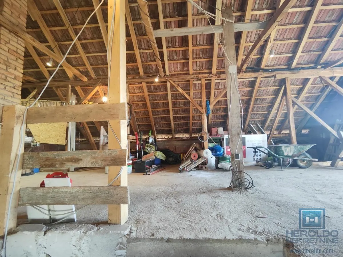 Prodaja, kuća, 270m², Budžino brdo, Jagodina