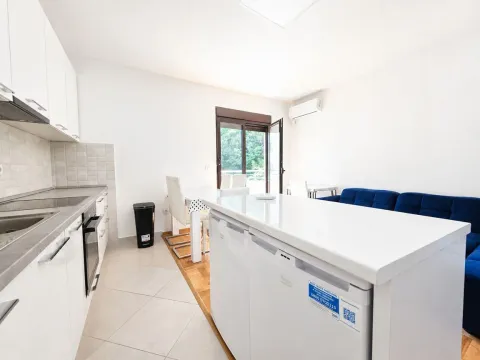 Sale, two bedroom apartment, 58m², Bečići, Budva - image 3