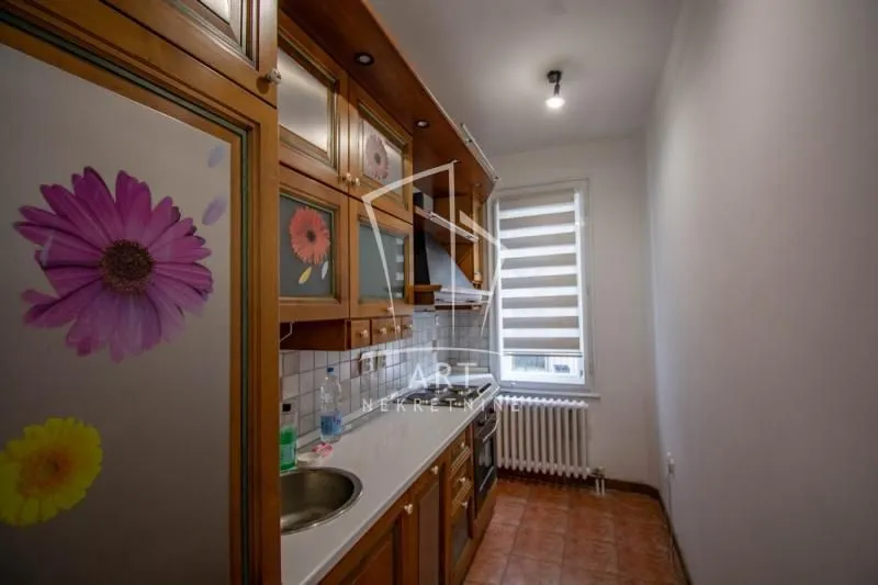 Sale, four bedroom apartment, 133m², Slavija, Vračar Sve Podlokacije