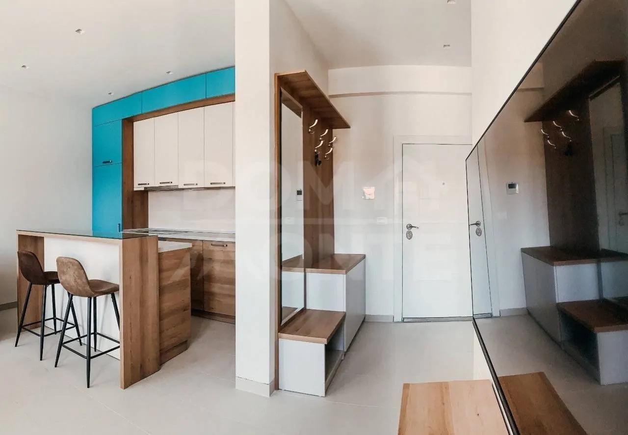 Izdavanje, jednosoban stan, 40m², Tivat, Crna Gora