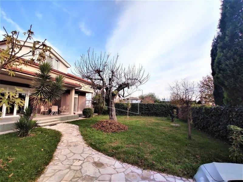 Rent, house, 180m², Mareza, Podgorica