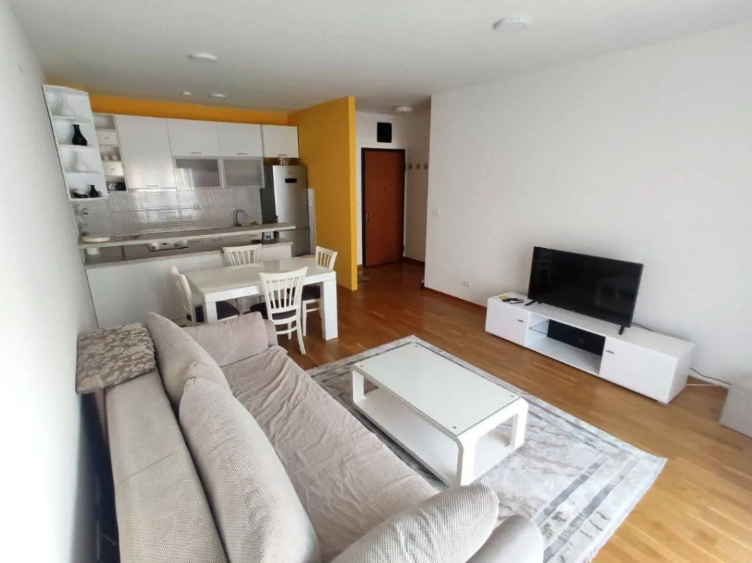 Izdavanje, jednosoban stan, 54m², City Kvart, Podgorica